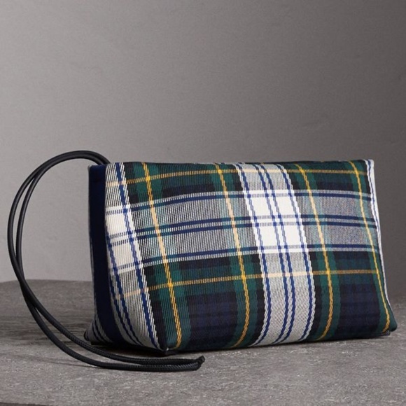 Authentic BURBERRY Tartan Fabric and Leather Clutch/Pouch Green - Picture 4 of 13
